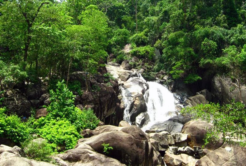 Về với thiên nhiên, sự kết hợp hoàn hảo của dòng thác và núi rừng tại Tánh Linh Bình Thuận