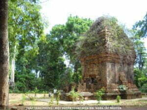 Tháp Yang Prong - Một Huyền Thoại Giữa Đại Ngàn Tây Nguyên
