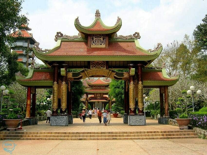 Hình ảnh cổng đền tam quan