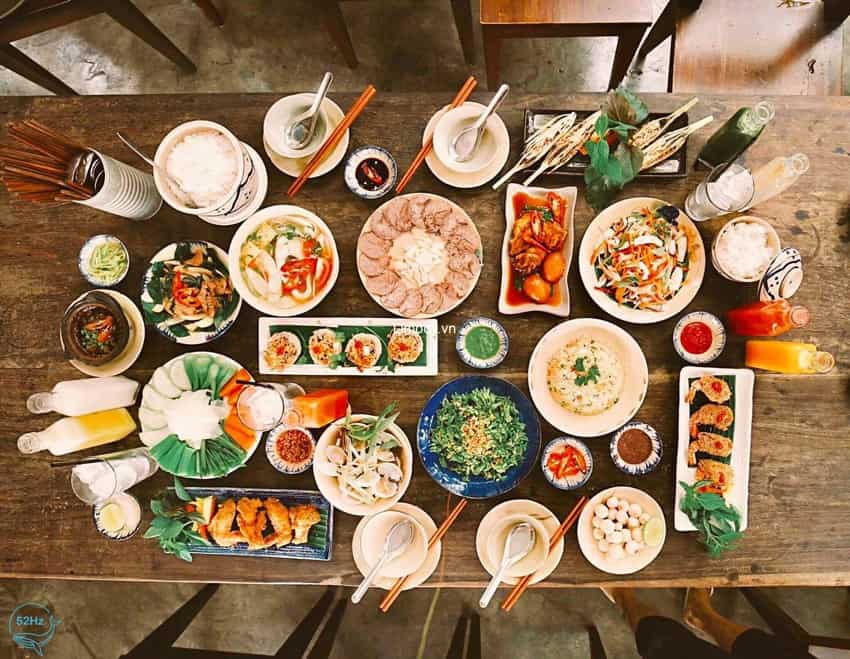 Ăn gì ở Sài Gòn: Review Top 15+ món ăn nhất định phải thử