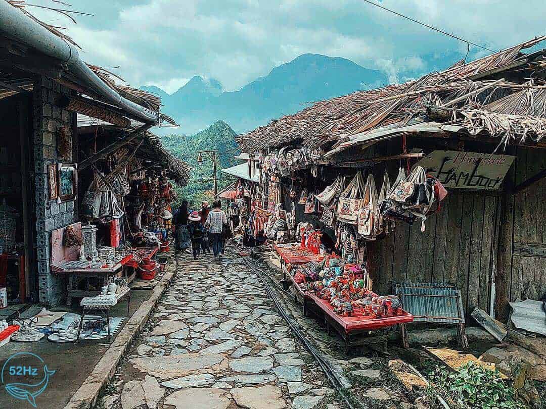 Khu làng dệt truyền thống khi đến du lịch tại thác Tiên Sa