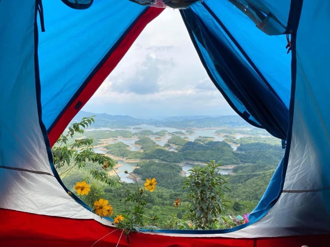 Cắm trại gần Sài Gòn tại hồ Tà Đùng - thức giấc trong vẻ đẹp hùng vĩ của núi non